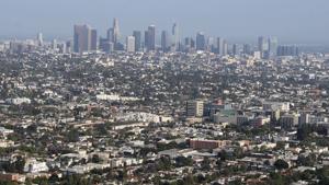 Los Angeles mayor urges hiring of over 400 police officers