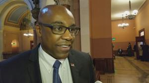 Judge ends anti-ICE case, jumps into IL Dems’ bid to freeze ICE