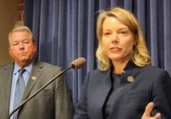 'Pro-taxpayer' law requires operators to clean up abandoned Illinois oil wells