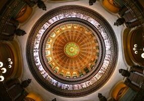 Illinois news in brief: Department of Transportation reviews CTA spending plans; Illinois manufacturers kick off 'Makers on the Move' tour; Hearings continue on energy legislation