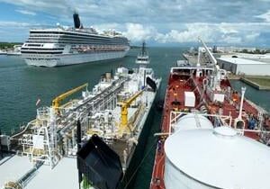 U.S. LNG exports at new record in September on strong Louisiana shipments