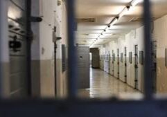 Illinois prisons to publish annual data on contraband, safety and overdoses