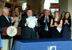WATCH: Small business group: Pritzker-signed bills are wrong move WATCH: Small business group: Pritzker-signed bills are wrong move